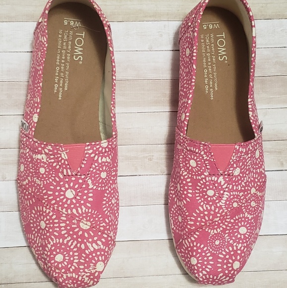 Toms Shoes - NWOT Toms canvas slip-ons in pink and white